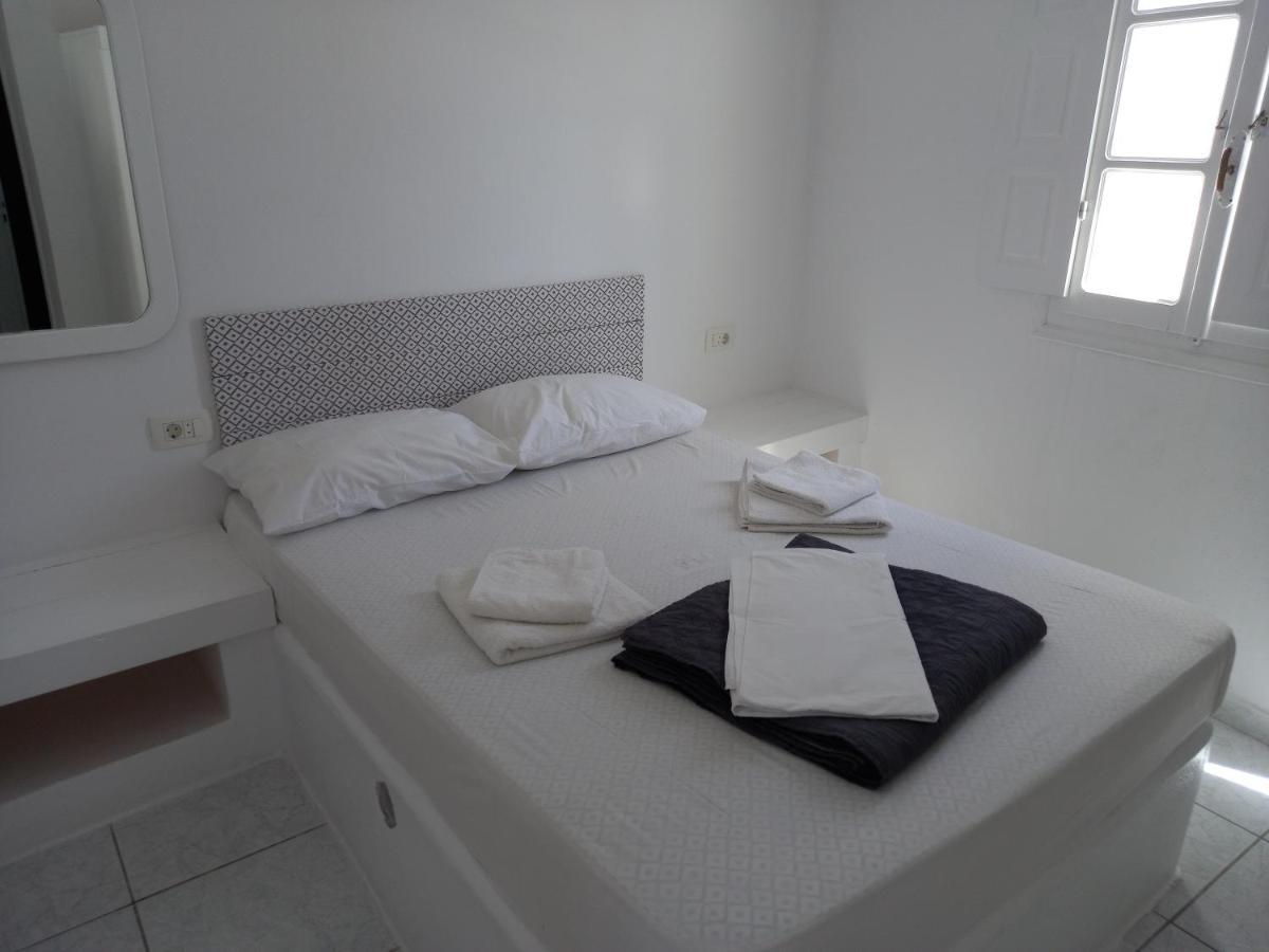 Three Harites Aparthotel Периса Екстериор снимка