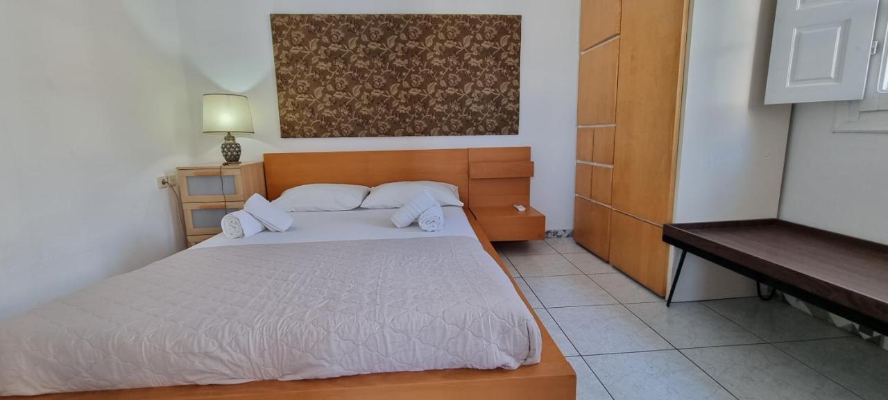 Three Harites Aparthotel Периса Екстериор снимка