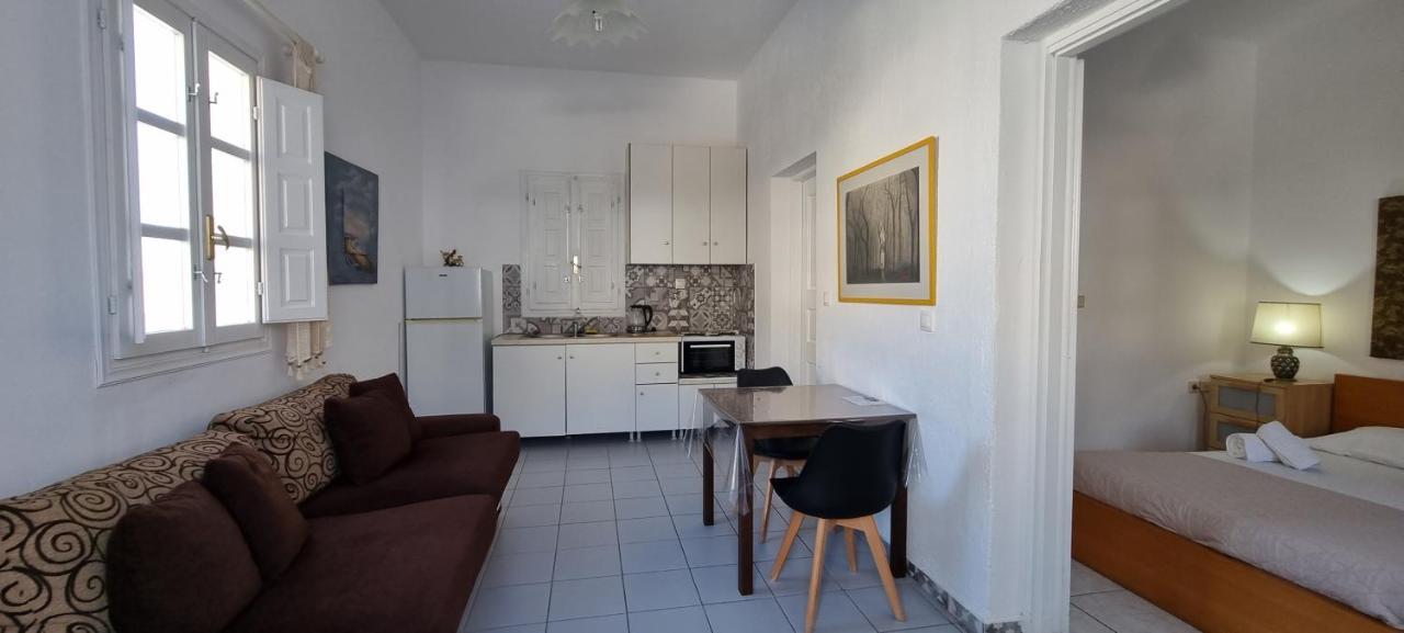 Three Harites Aparthotel Периса Екстериор снимка
