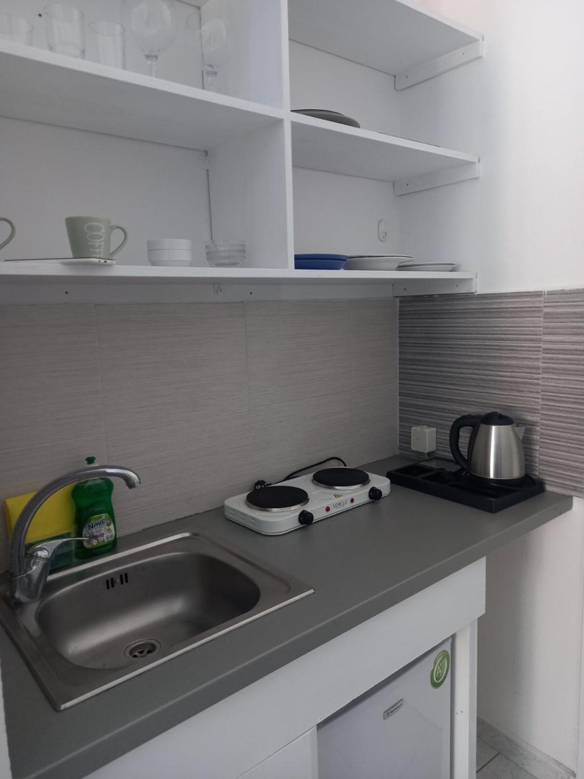 Three Harites Aparthotel Периса Екстериор снимка