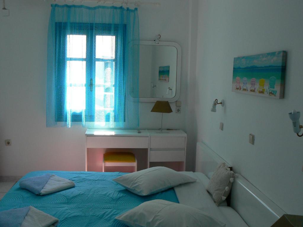Three Harites Aparthotel Периса Екстериор снимка