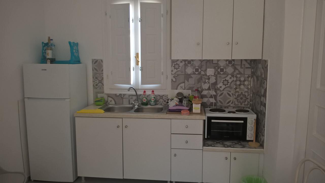 Three Harites Aparthotel Периса Екстериор снимка