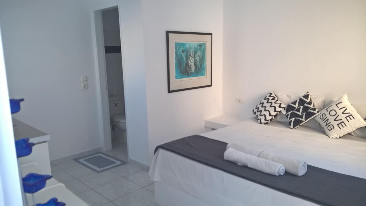 Three Harites Aparthotel Периса Екстериор снимка
