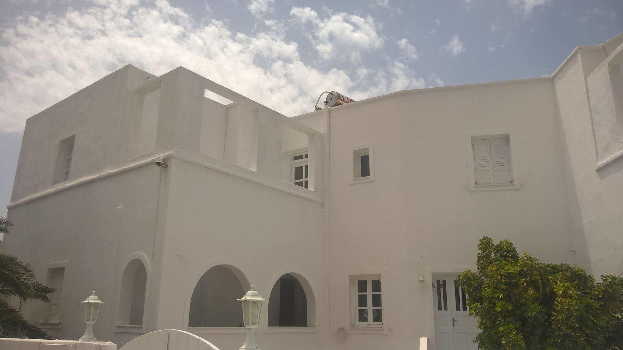 Three Harites Aparthotel Периса Екстериор снимка